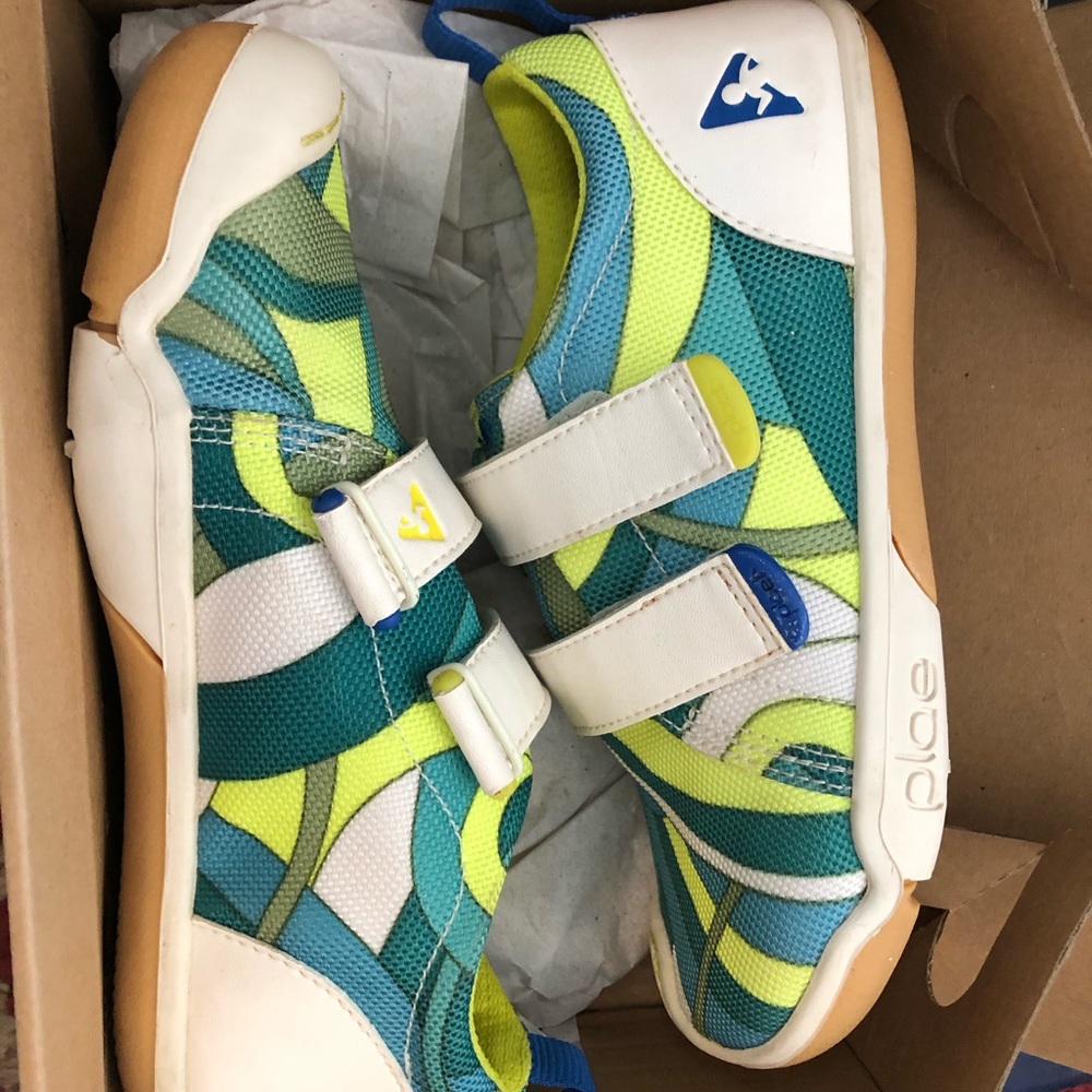 Plae multi color shoes